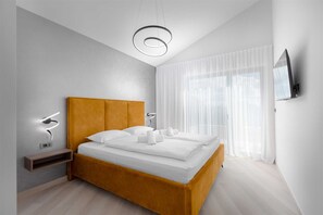 4 bedrooms, free WiFi, bed sheets