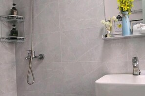 Bathroom - Ping'an Hotel (Shanghai)