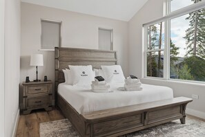 3 bedrooms, desk, free WiFi, bed sheets