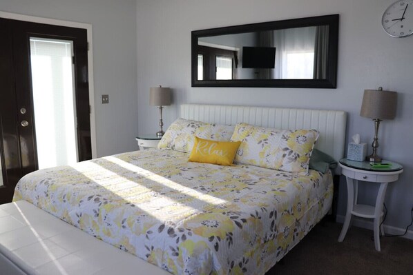 2 bedrooms, desk, iron/ironing board, travel cot