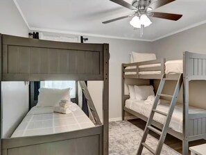 2 bedrooms, desk, iron/ironing board, free WiFi