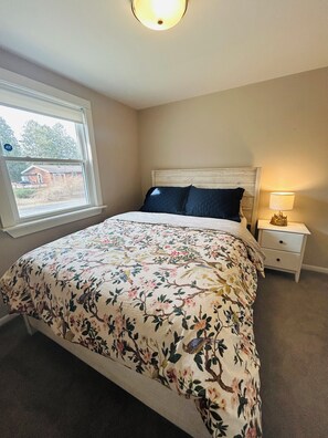 2 bedrooms, WiFi, bed sheets - Charming 2-bedroom house in Copake with AC, WiFi. Enjoy your stay (Copake)