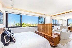 2 bedrooms, desk, WiFi, bed sheets