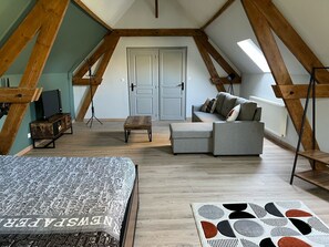 2 bedrooms, travel crib, WiFi, bed sheets - La ferme des 2 oliviers: gite for 8 people in Sailly sur la Lys (Sailly-sur-la-Lys)