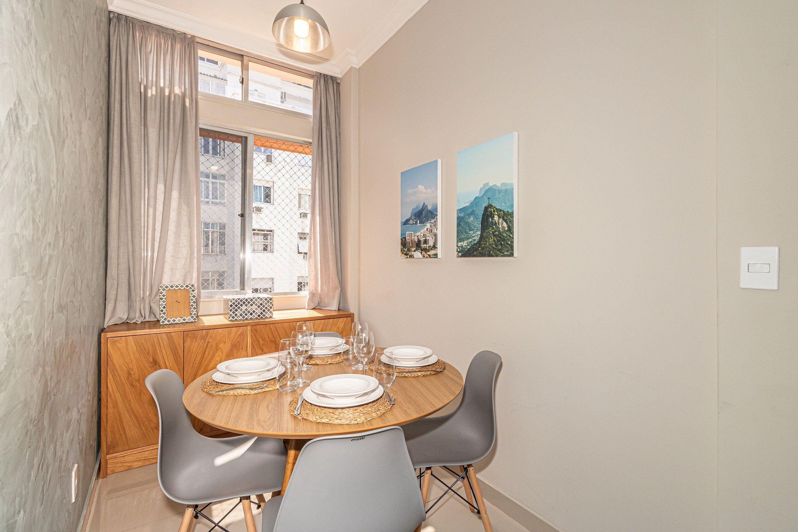 Apartamento luxo, ar-condicionado | Sala de jantar