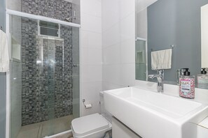 Appartement Deluxe, climatisation | Salle de bain