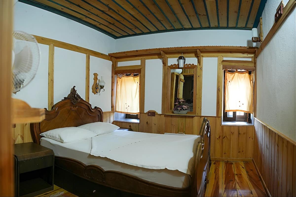 Standard Room, 1 Queen Bed with Sofa bed, Sea View | Premium bedding, laptop workspace, soundproofing, free WiFi