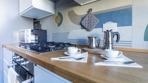 茶具/咖啡用具、冰箱、微波炉、烤箱