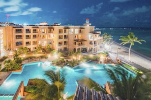Exterior - Luxury beachfront Condo with 3 Bedrooms & Ocean View - El Faro Residences (Playa del Carmen)