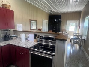 Fridge, microwave, oven, stovetop - Charming 1-bedroom apartment within 2-miles of historic Grand Rapids, Ohio (McClure)