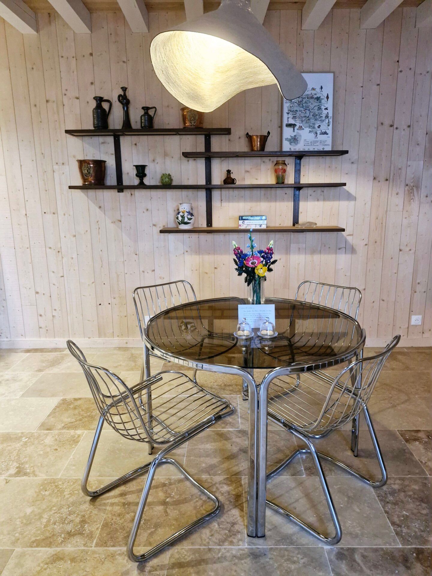 Comfort Room | Dining room