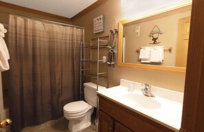 Haartrockner, Handtücher, Toilettenpapier