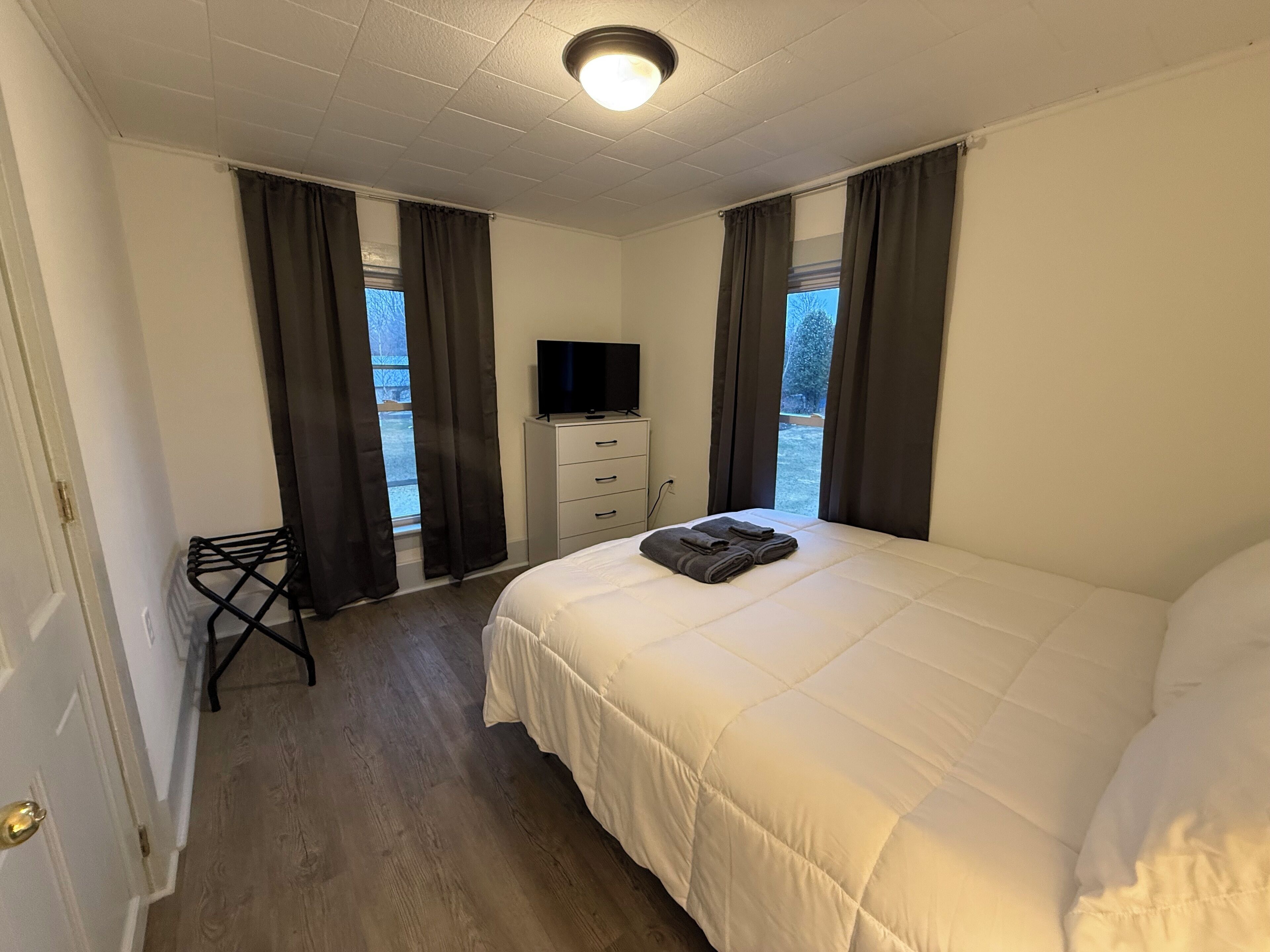 4 soverom, skrivebord, strykejern/-brett og wi-fi (inkludert)