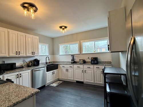 4-bedroom house in Saint Regis Falls with AC, WiFi, and well appointed Kitchen