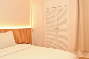 Premium Room | Meja, Wi-fi percuma, cadar katil 
