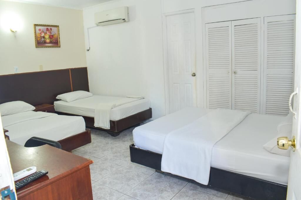 Family Room, Multiple Beds | Desk, free WiFi