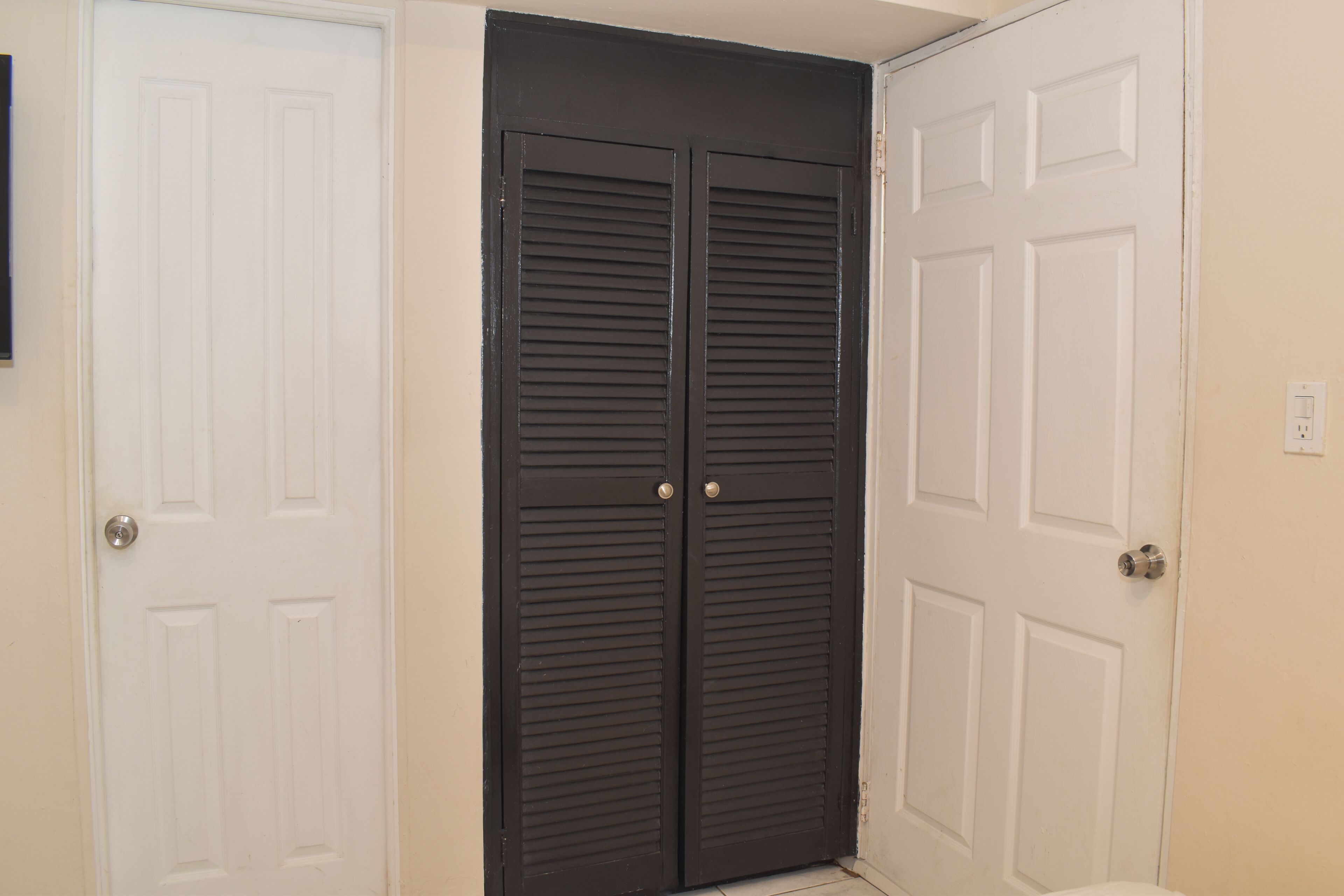 Exclusive Twin Room | Desk, free WiFi, bed sheets