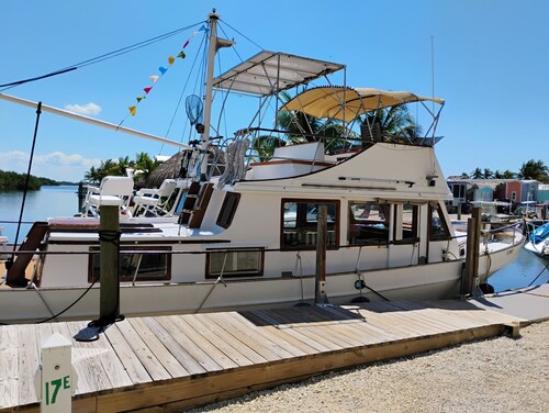 Southern Cross 40 ft 1977 Marine Trader | Free Kayaks
