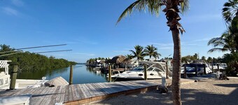 Southern Cross 40 ft 1977 Marine Trader | Free Kayaks