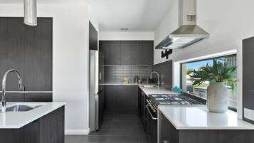 Fridge, microwave, oven, dishwasher