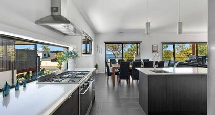 Sunrise Waters overlooking the popular Purtle Park. Groups, skiers, golfers, take note.