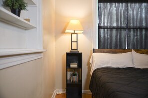 2 bedrooms, desk, iron/ironing board, WiFi