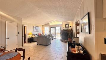 TV connectée, cheminée