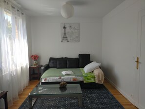 2 bedrooms, iron/ironing board, WiFi, bed sheets - Quiet apartment with garden and triple exposure in Chatou (Chatou)