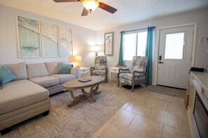 Smart TV, fireplace, books - Double Take! Newly Renovated Vacation Home! (Panama City Beach)
