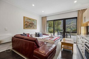 Unclassified image, 2 of 22, button - Lantern 13 - Deluxe Terrace (Thredbo)