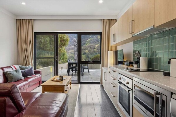 Unclassified image, 1 of 22, button - Lantern 13 - Deluxe Terrace (Thredbo)