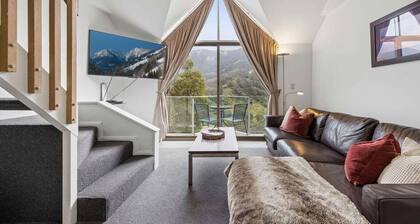 Lantern 26 - 1 bedroom and Loft with 1 carpark