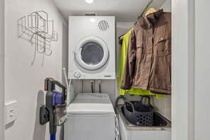 Interior - Lantern 27 - 1 bedroom and Loft with 1 carpark (Thredbo)