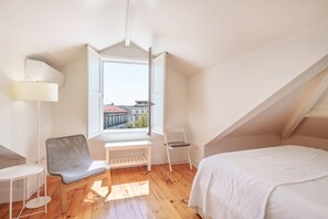 2 dormitorios, tabla de planchar con plancha, Internet y ropa de cama