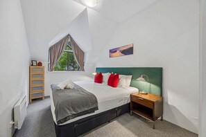 Unclassified image, 5 of 22, button