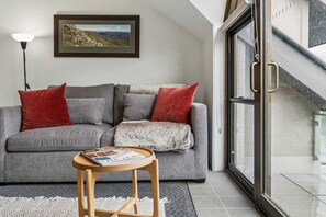 TV - Lantern 30 - Balcony (Thredbo)