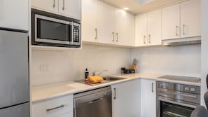 Micro-ondes, four, plaque de cuisson, lave-vaisselle