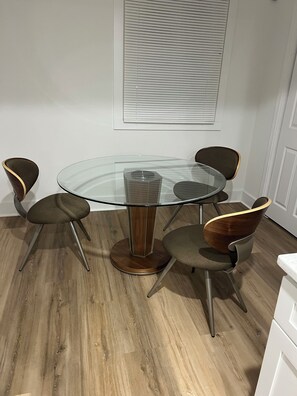 Dining - Charming 3-bedroom house with AC, WiFi in welcoming Atlanta (Atlanta)