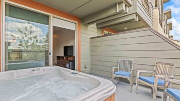 Family Apartment, 2 Bedrooms, Mountain View | Terrace/patio