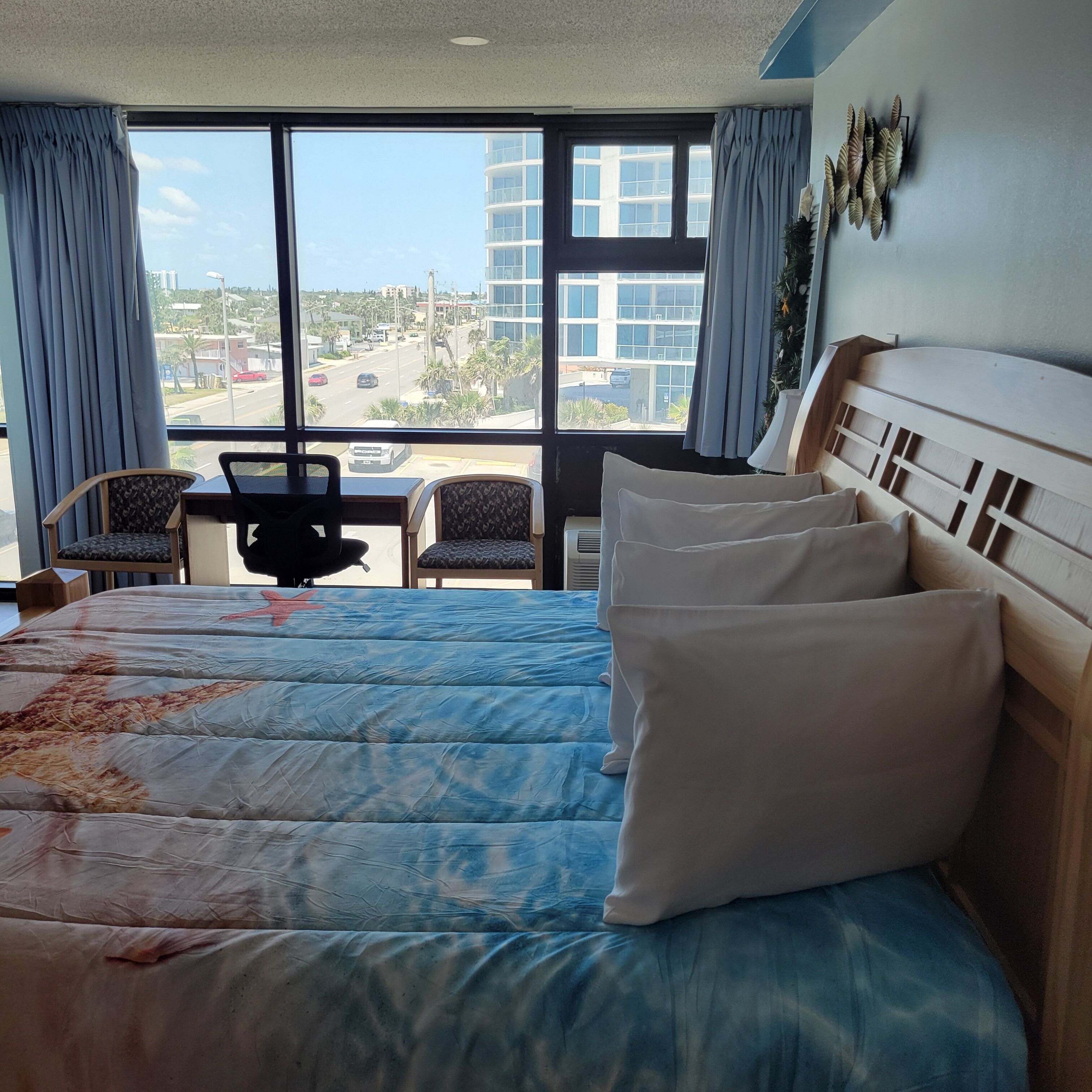 1 quarto, escrivaninha, ferros/tábuas de passar roupa, Wi-Fi de cortesia