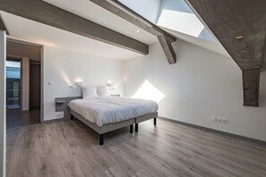 4 chambres, fer et planche Ă repasser, literie fournie