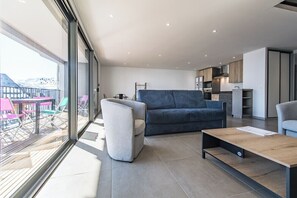 TV, books - New ☆☆☆ Triplex | Near Slopes | Balcony & View (Albiez-Montrond)