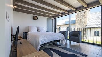 2 makuuhuonetta, vauvan matkasänky, vuodevaatteet