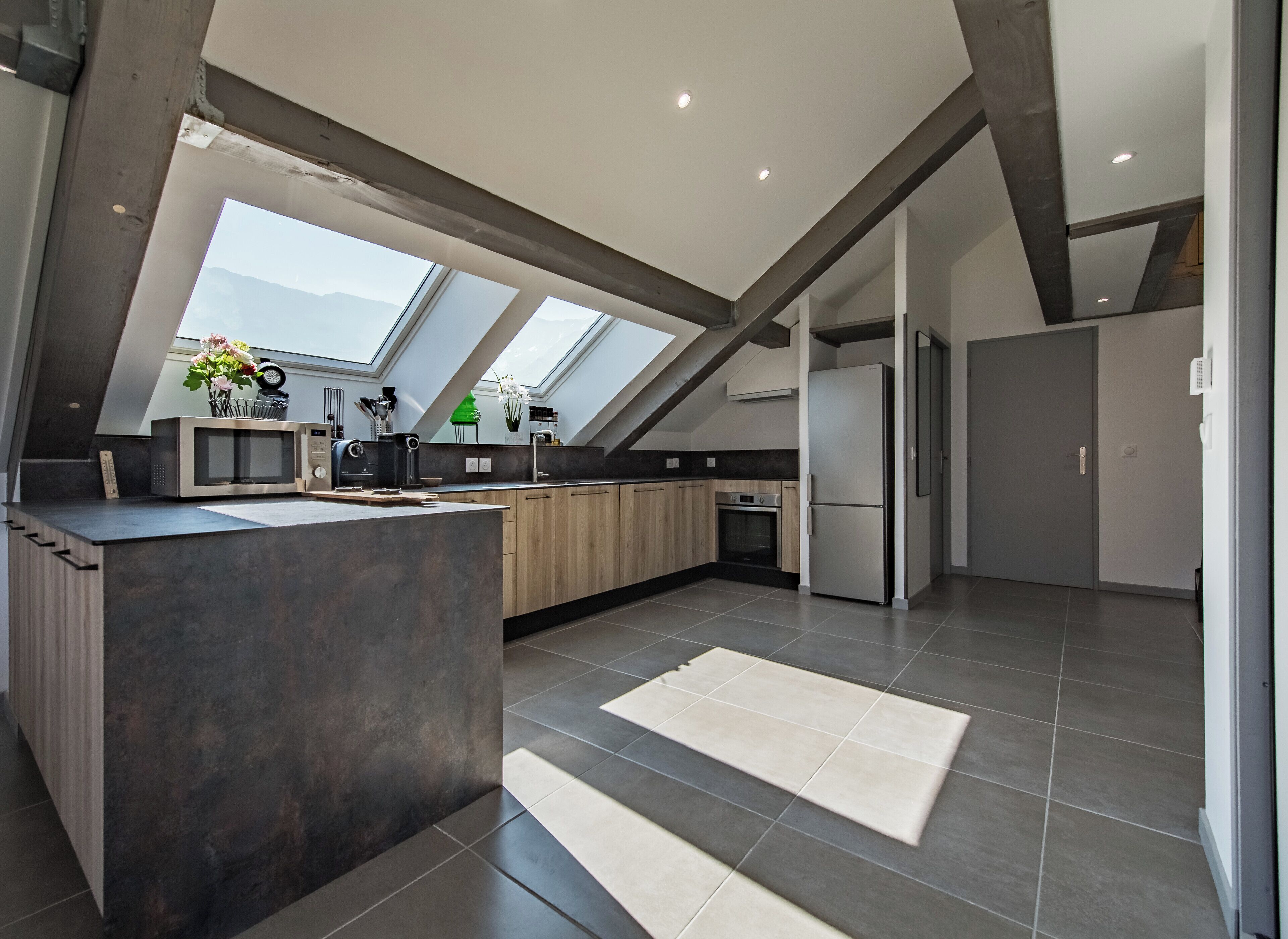 Réfrigérateur, micro-ondes, four, lave-vaisselle