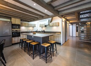 Fridge, microwave, oven, stovetop - Duplex | Near Slopes | Balcony & Panoramic View (Albiez-Montrond)