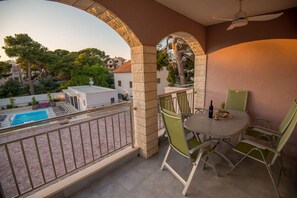 Outdoor dining - Villa Lavanda II (Brodarica)