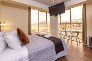 Superior-Doppelzimmer, eigenes Bad, Stadtblick