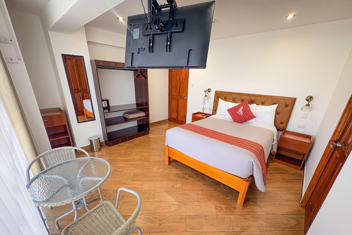 Quarto casal conforto, vista para a cidade | Roupas de cama de algodão egípcio, roupas de cama premium