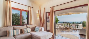 Villa Luciana   Radiant house next to the sea