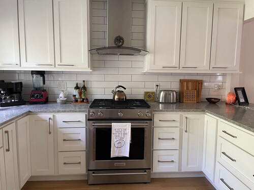 Charming 2-bedroom house on quiet street in Carbondale